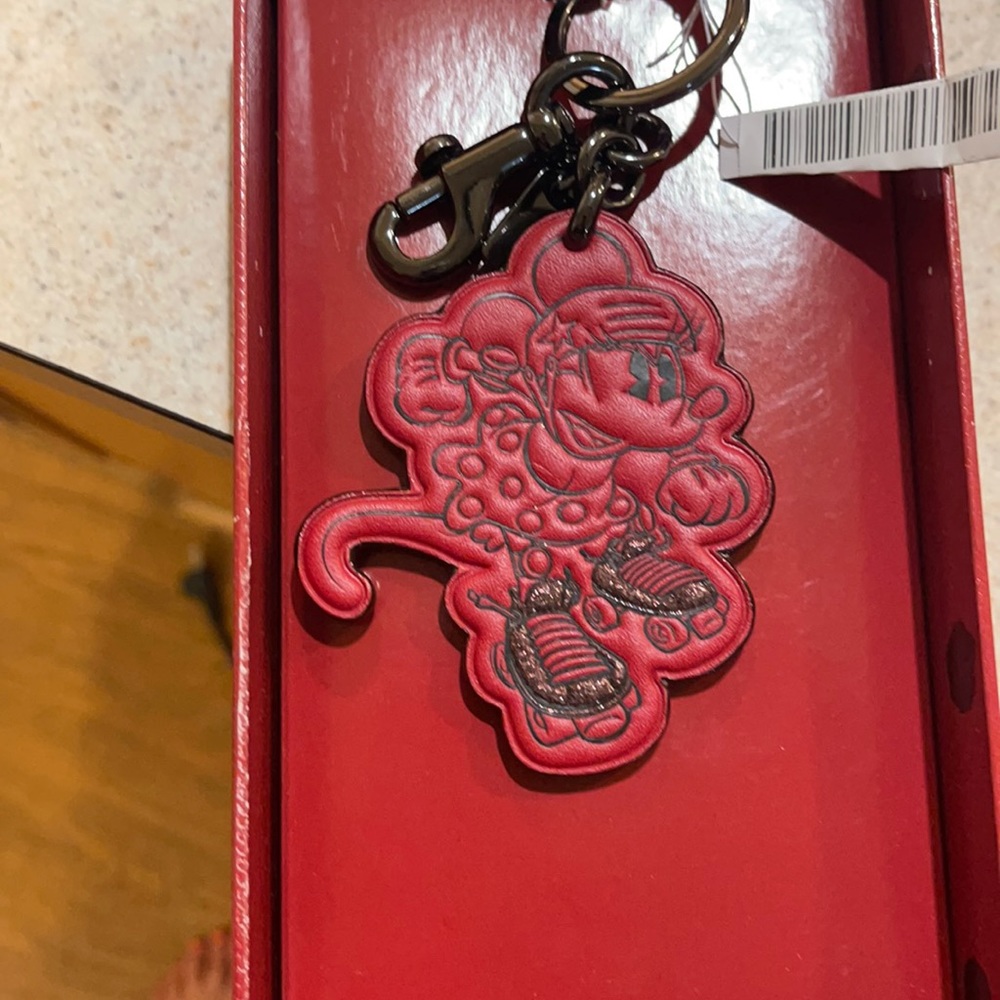 Disney roller skating Minnie Mouse